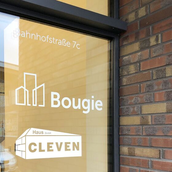 Bougie und Cleven Haus Eingang